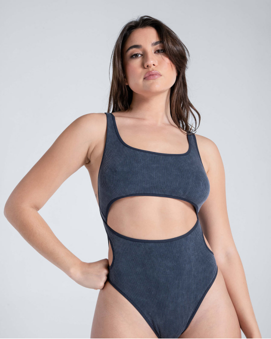 Cosmolle's Stylish Activewear: Don't Miss Out on Black Friday Sale